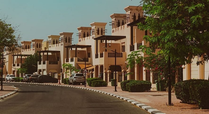 التملك الحر والإيجار طويل الأجل