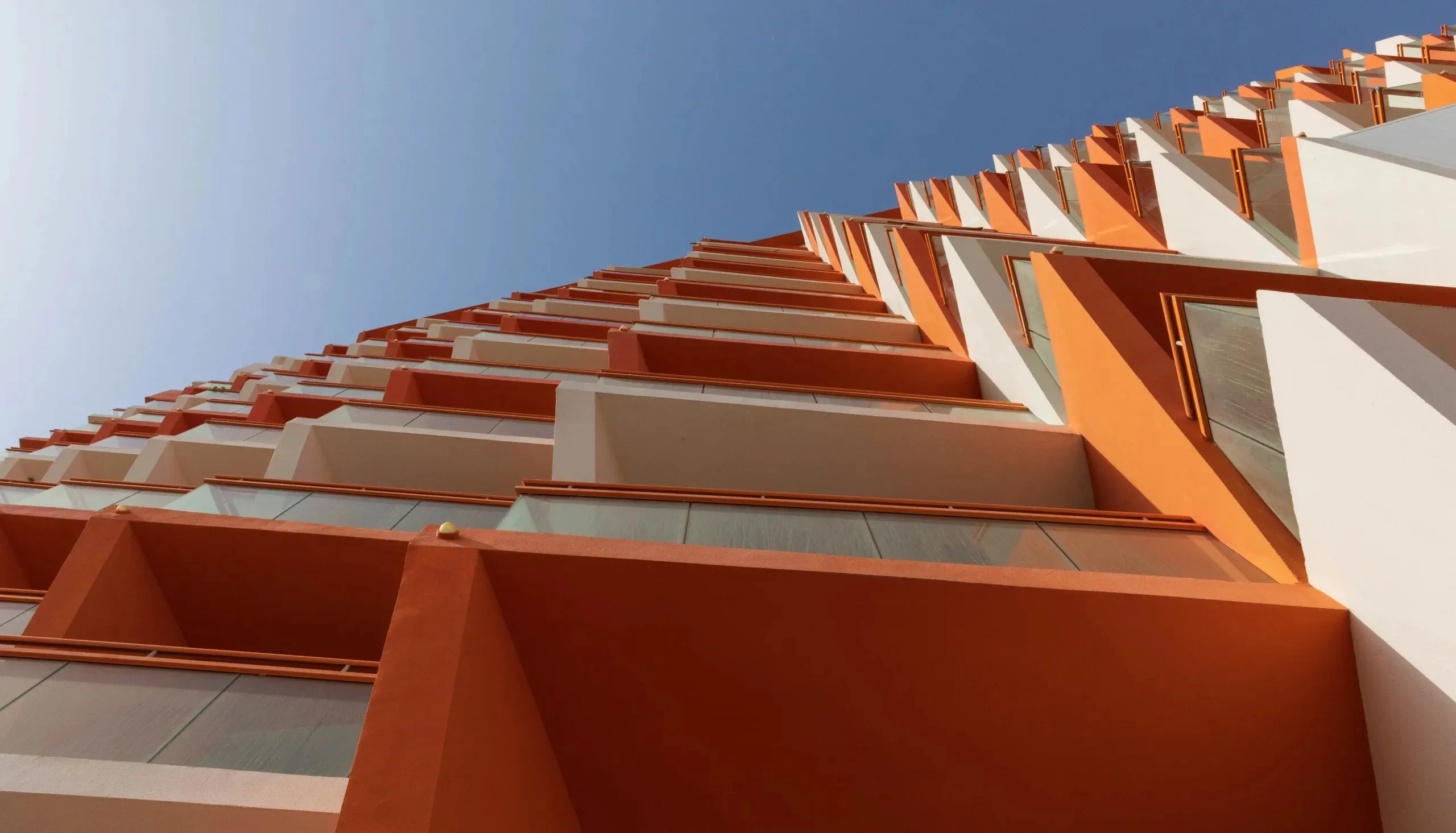 بن غاطي كريستالز