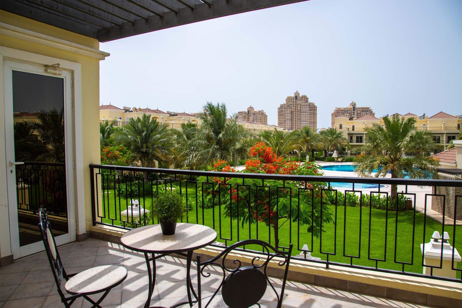 مقارنة شراء شقة أم فيلا في رأس الخيمة