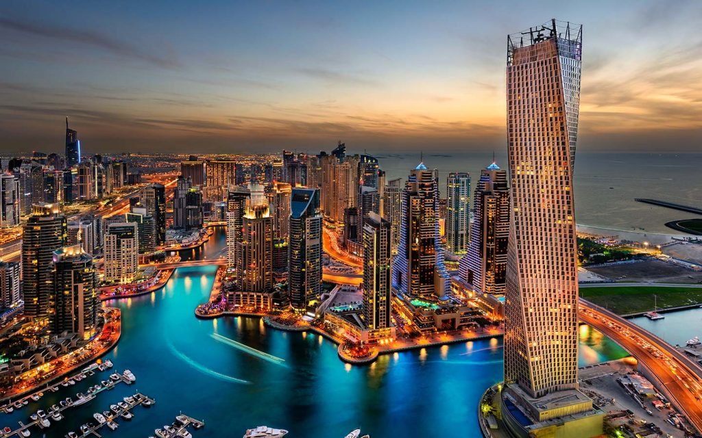 الاستثمار في دبي أم تركيا